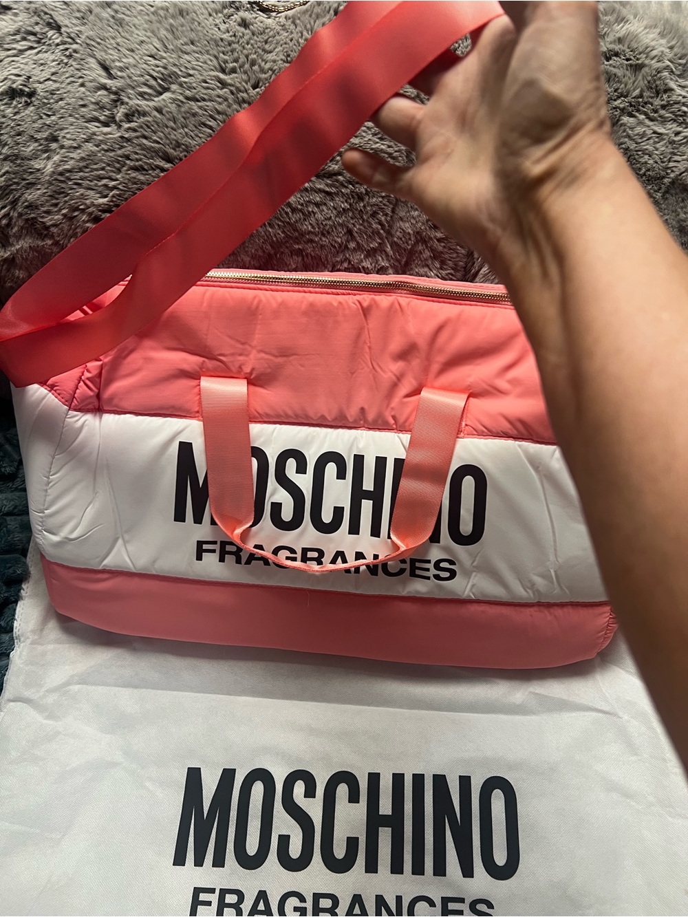 GWP Moschino Pink & White Quilted Logo Tote travel - Picture 5 of 7